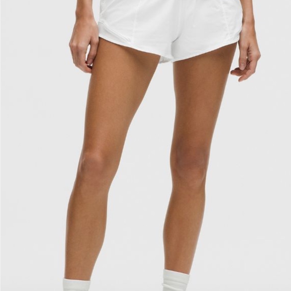 LULULEMON hotty hot 2.5” White Athletic Shorts